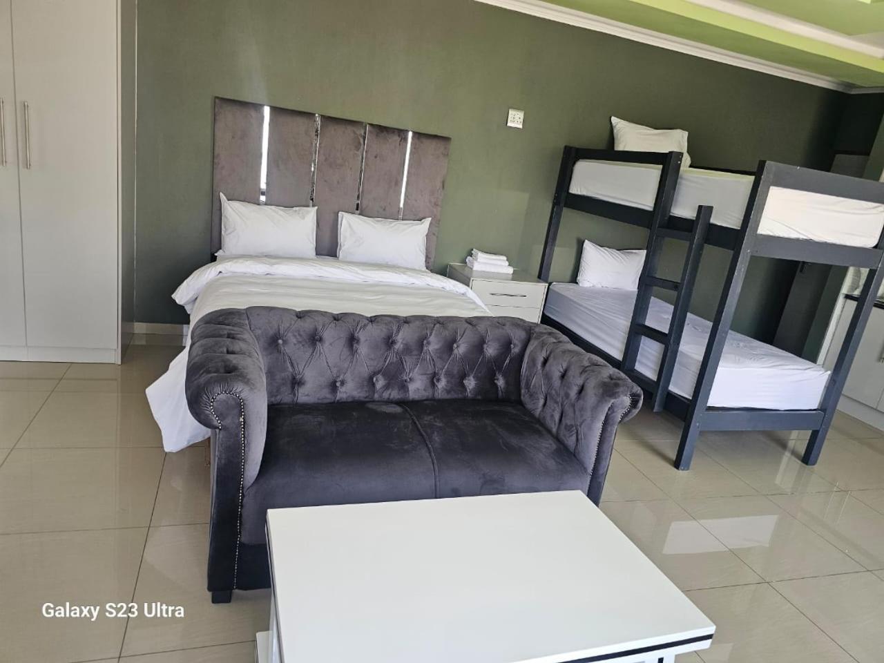 Wise Bird Guest House Roodepoort Exterior photo